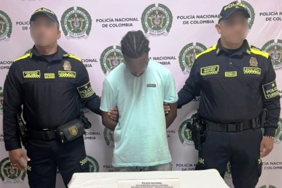 Caen dos presuntos delincuentes dedicados al hurto de celulares en la modalidad de cosquilleo