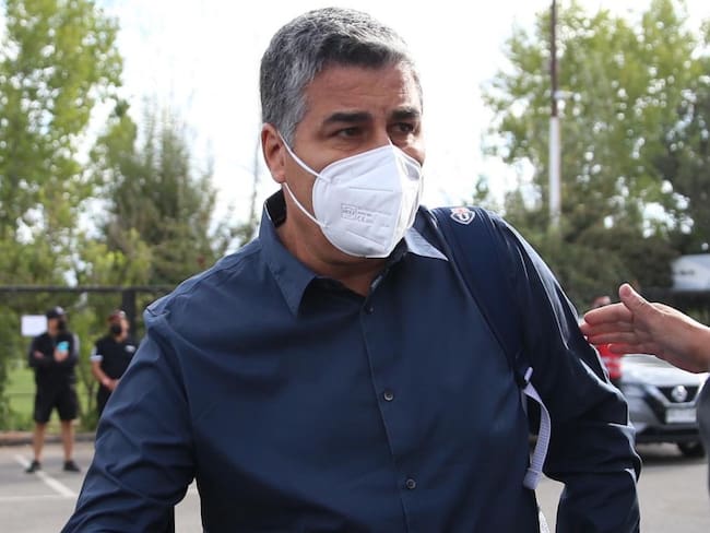 Santiago Escobar, director técnico colombiano de la Universidad de Chile.