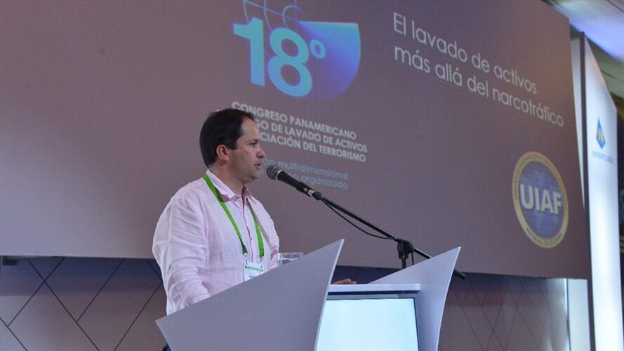 El director de la Unidad de Información y Análisis Financiero  (UIAF), Juan Francisco Espinosa.