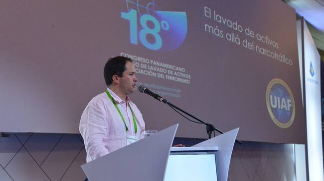 El director de la Unidad de Información y Análisis Financiero (UIAF), Juan Francisco Espinosa.