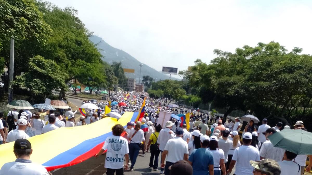 Masiva movilización contra Petro se registró en Cali