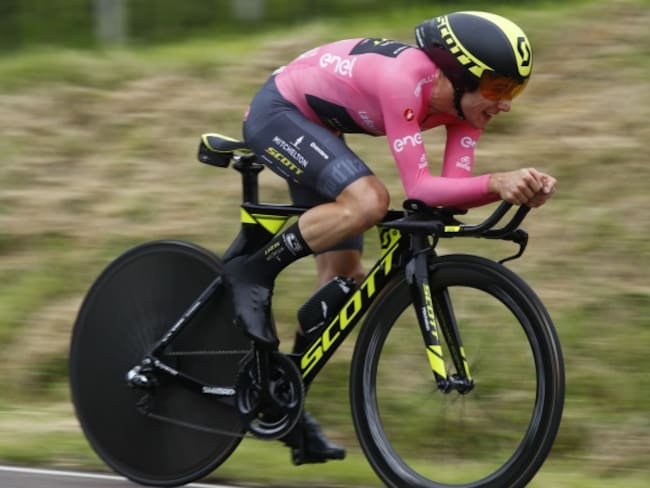 Rohan Dennis ganó la etapa 16; Yates sigue de líder y López cayó 2 puestos