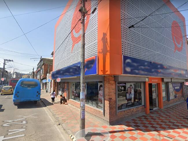 El uniformado acompañaba a un interno a una cita odontológica en ese sector de la capital colombiana. | Google Maps