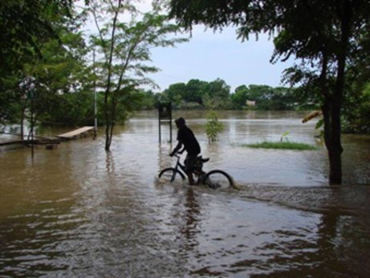 Más de 200 familias evacuadas por inundación total del corregimiento de El Ébano en Los Córdobas
