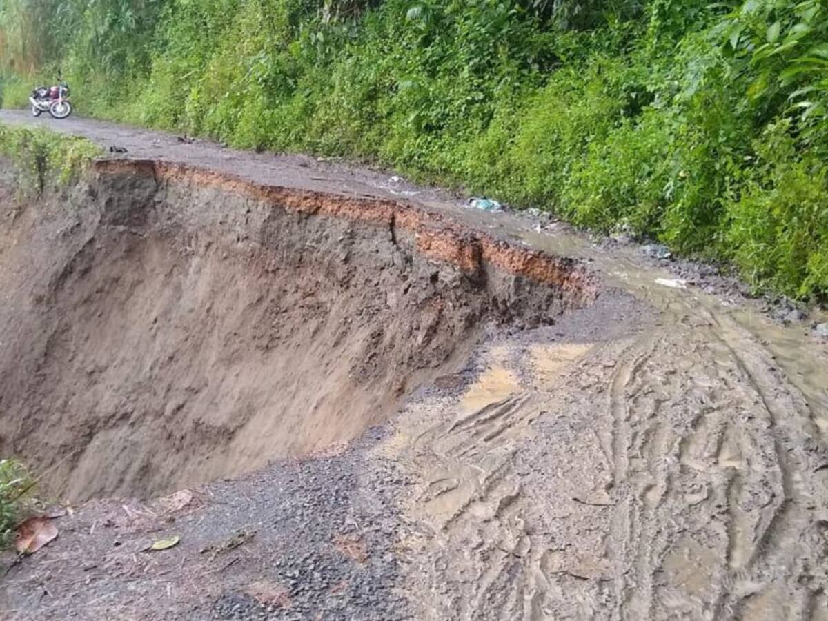 Productores agrícolas de Calarcá solicitan intervención de vías rurales