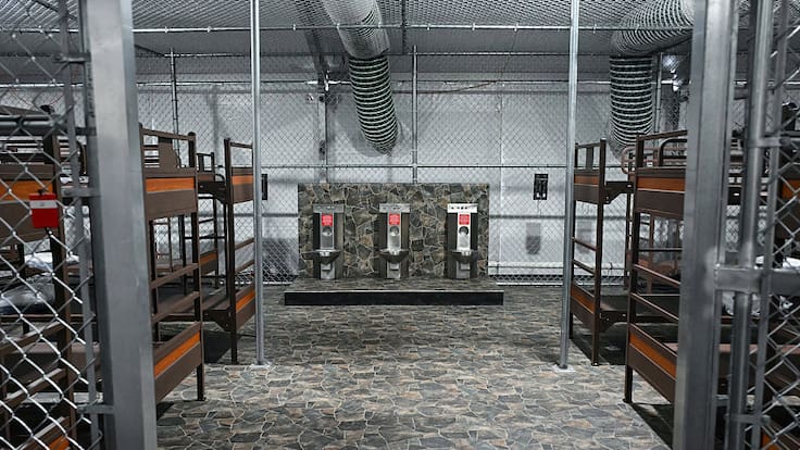 Las condiciones son deteriorables: madre de colombiano detenido en Alligator Alcatraz