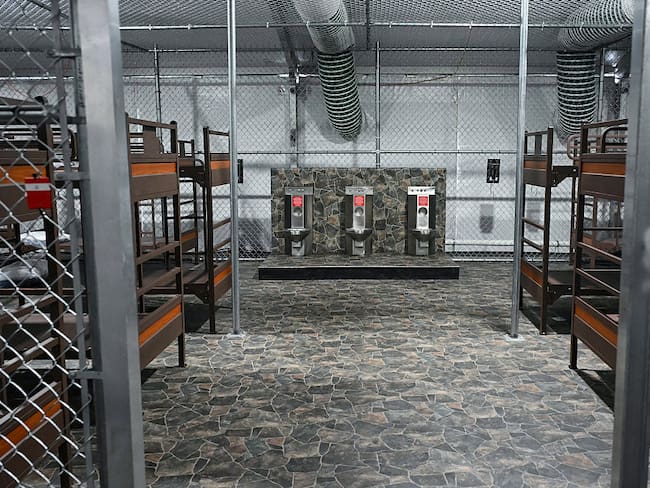 Las condiciones son deteriorables: madre de colombiano detenido en Alligator Alcatraz