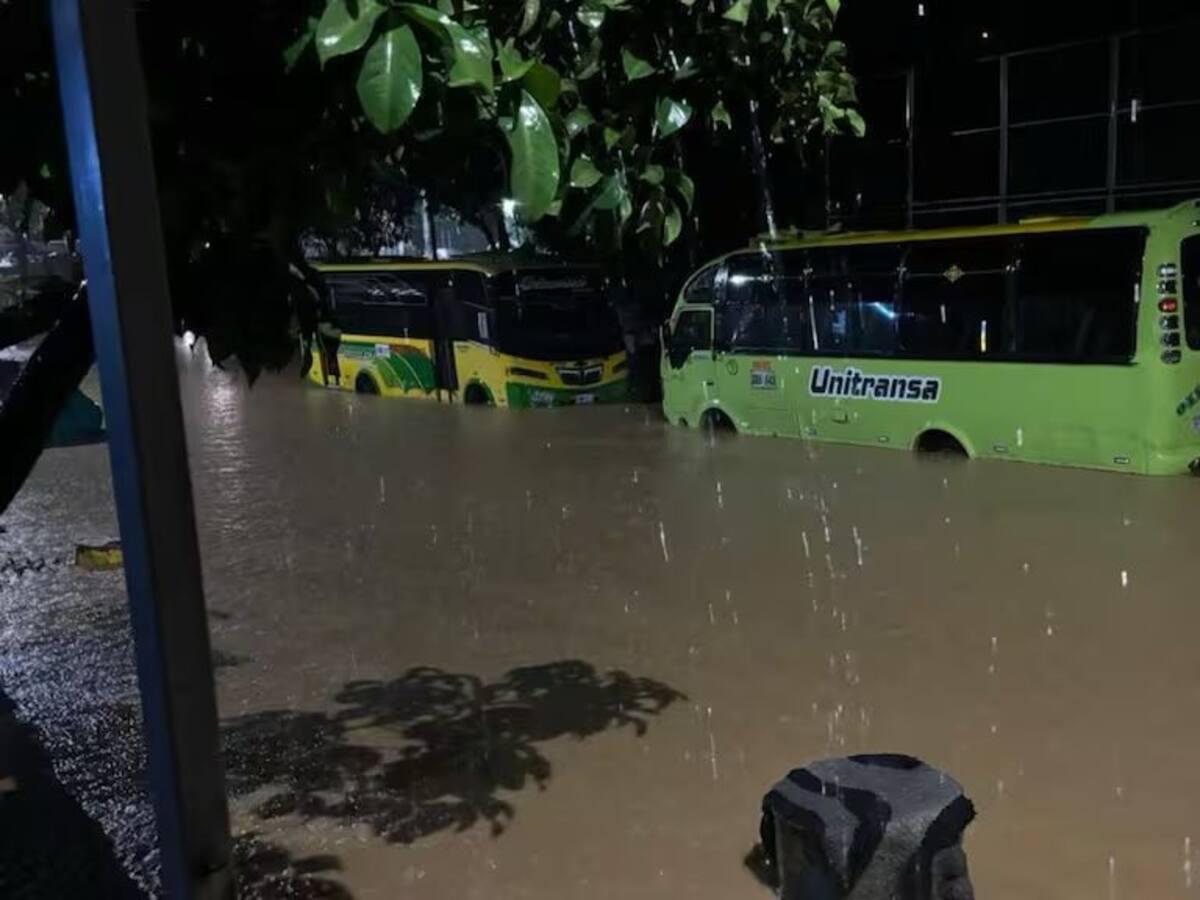Damnificados de avalancha en Santander solicitan ayuda para recuperar casas: gobernador