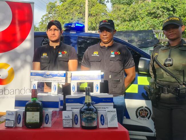 Incautan 4.840 colillas de cigarrillo y licor con estampillas adulteradas