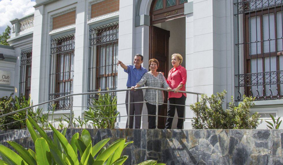 La infraestructura, versatilidad y cobertura a lo largo y ancho de Antioquia certifican y validan esta experiencia en el sector turístico, en el que durante 2016 Comfenalco Antioquia logra atender cerca de 99.000 personas entre afiliados y no afiliados. En recreación lograron brindar experiencias de esparcimiento a 788.000 personas y en sus hoteles recibieron a más de 83.000 personas en el año anterior.