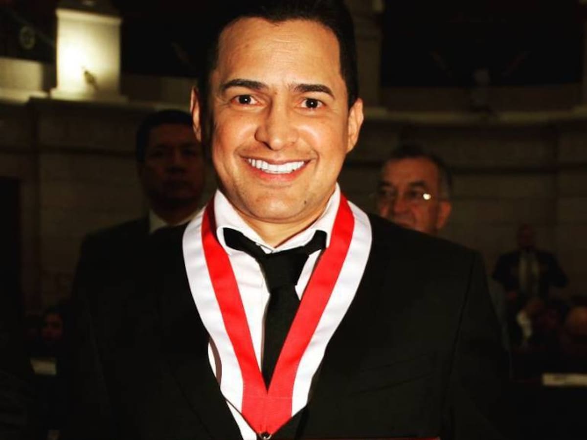 Jorge Celedón recibe reconocimiento de la Sociedad Colombiana de prensa.