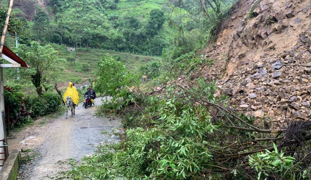 Deslizamiento vía Marmato