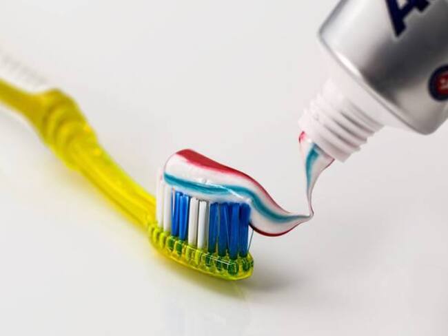 9 formar de usar la pasta de dientes para limpiar