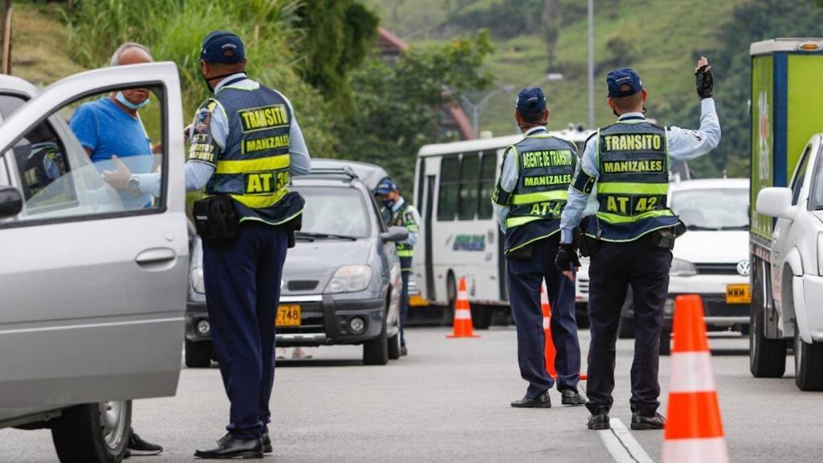 En Manizales fortalecen el escuadrón “antipiratería” por el levantamiento del pico y placa