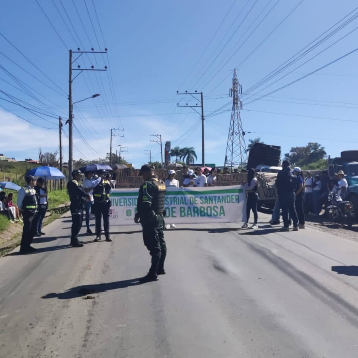 Bloqueo en la vía Bucaramanga-Barbosa