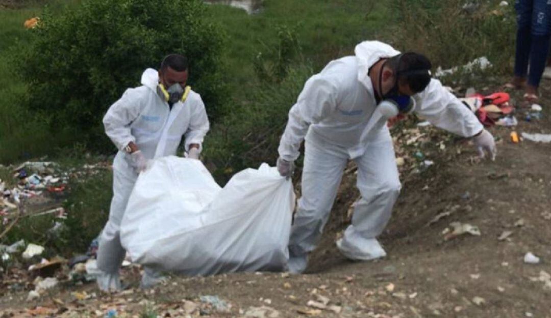 El fallecido fue encontrado en una trocha con golpes en la cara, moretones, varios balazos y maniatado