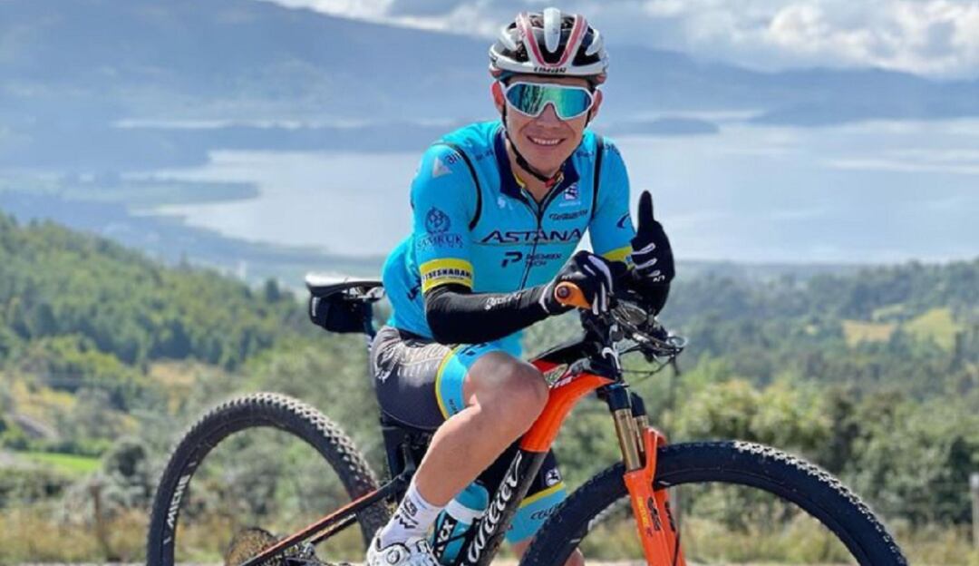 Miguel Ángel López y su última foto como corredor del Astana.