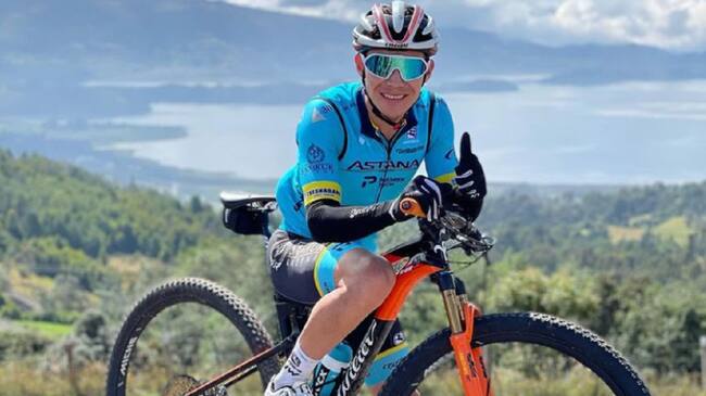 Miguel Ángel López y su última foto como corredor del Astana.