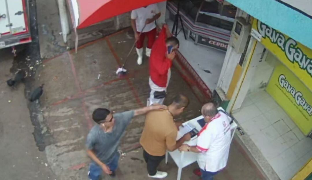 Robo en la plaza de la 21 