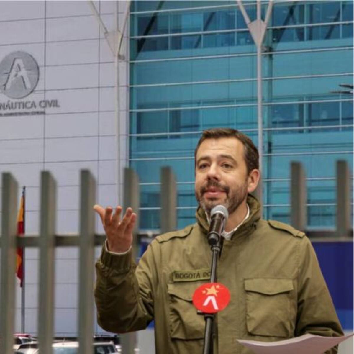 Alcalde Galán se reunirá con la Aerocivil por incidente de dos aviones en Aeropuerto El Dorado