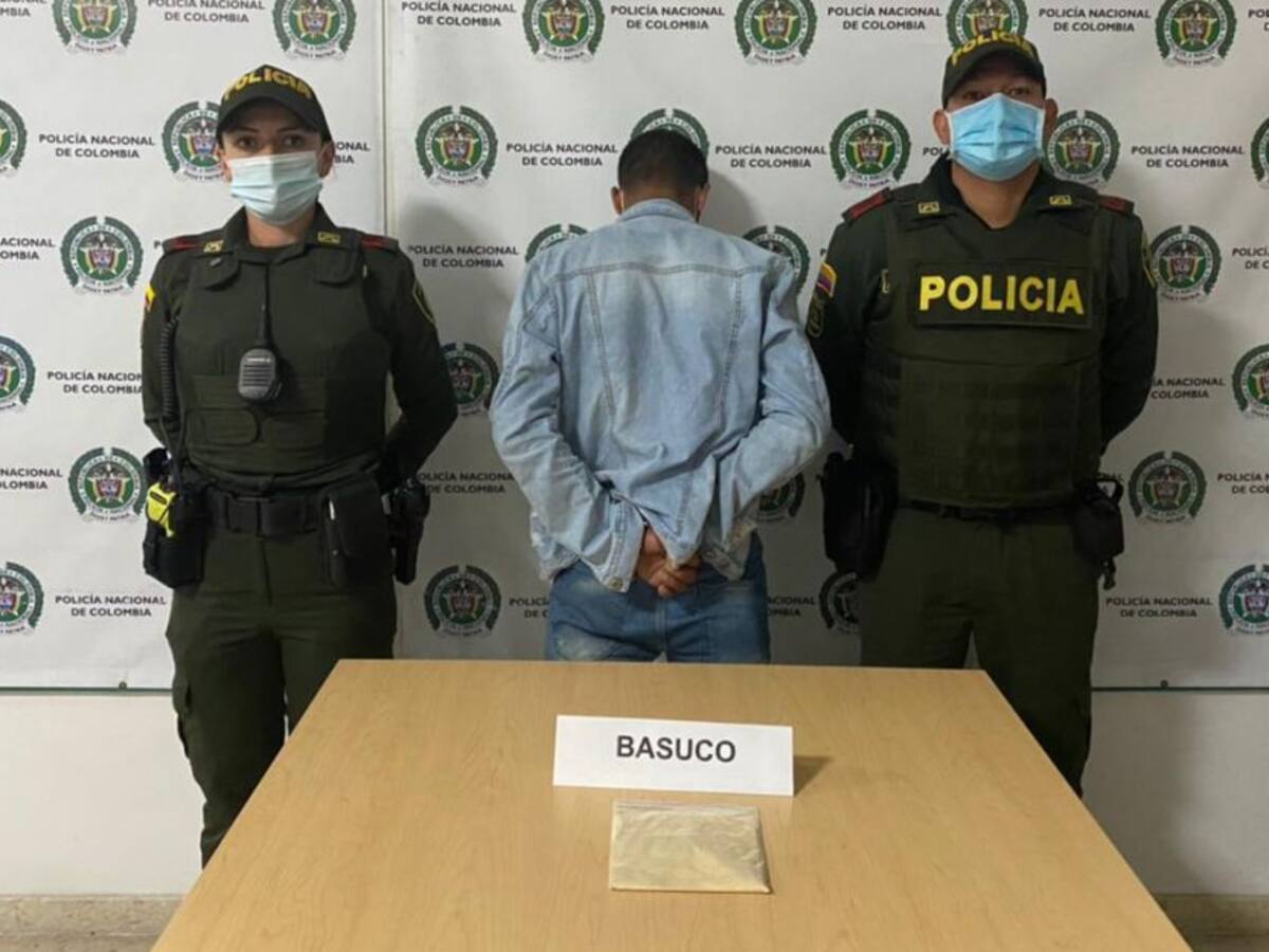 Fue capturado con drogas mientras se movilizaba en un vehículo en Manizales