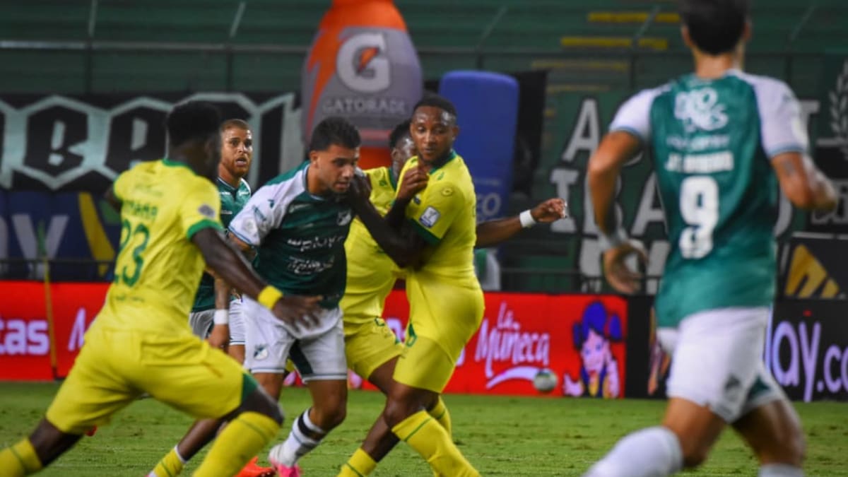 América rescató un punto y el Cali terminó en medio de disturbios en Palmaseca
