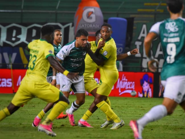 Agónico empate entre Deportivo Cali y Bucaramanga en Palmaseca: resumen, goles y polémicas / Colprensa