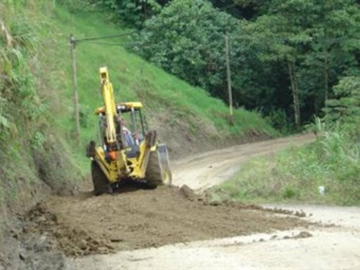 Comienza adjudicación de contratos para mantenimiento vial en Antioquia