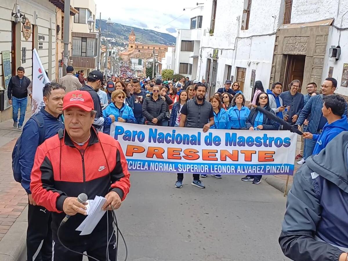 Marcha de maestros en Boyacá: Exigen cambios en proyecto de ley de educación