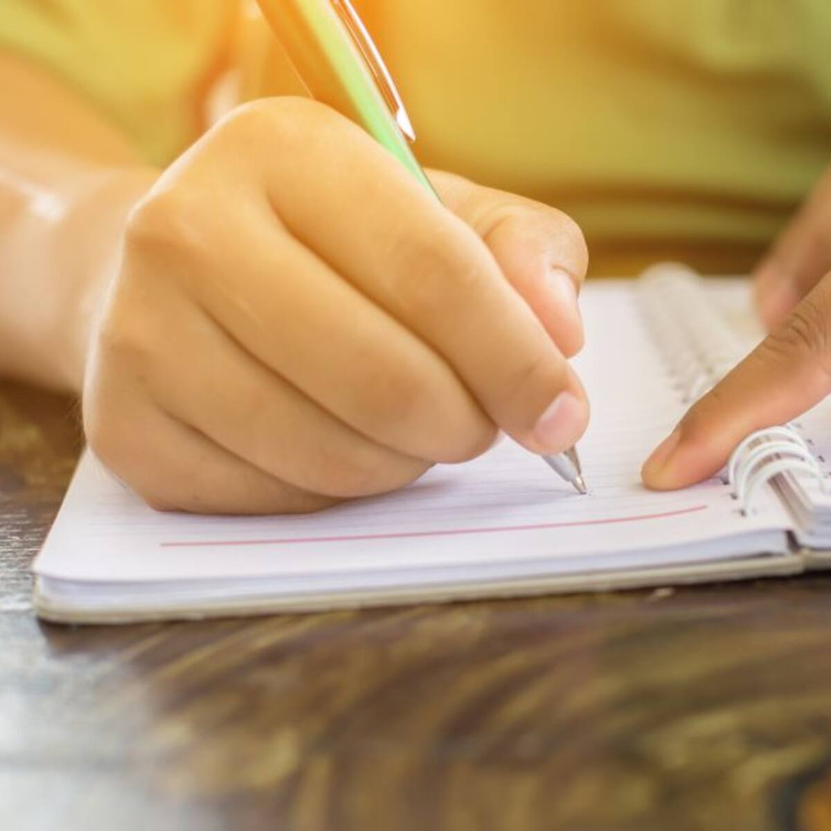 Mamá denunció que profesora sostuvo relaciones con su hijo por notas