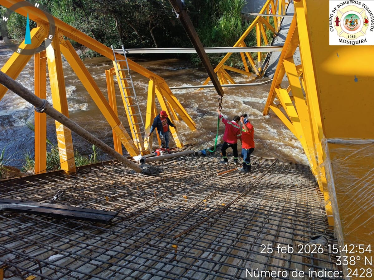 Colapsó el puente El Triunfo en límites entre Moniquirá y San José de Pare