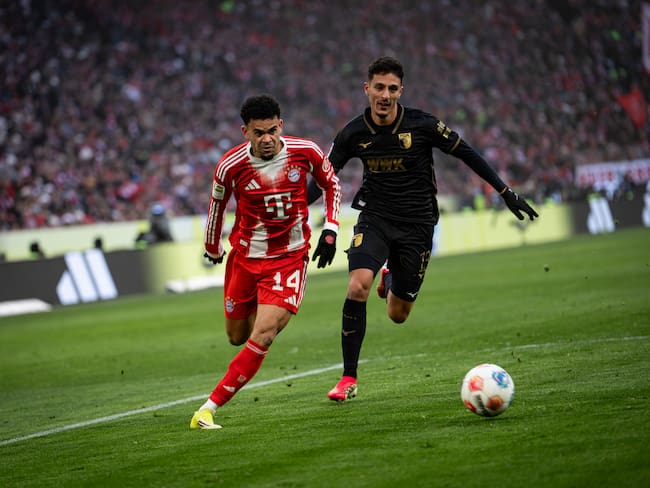 Sorpresiva caída del Bayern Múnich de Luis Díaz frente al Augsburg. (Photo by S. Mellar/FC Bayern via Getty Images)