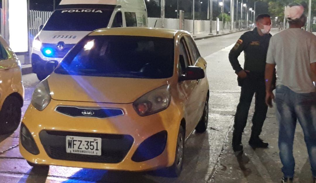 Taxi donde se produjo el crimen del conductor.