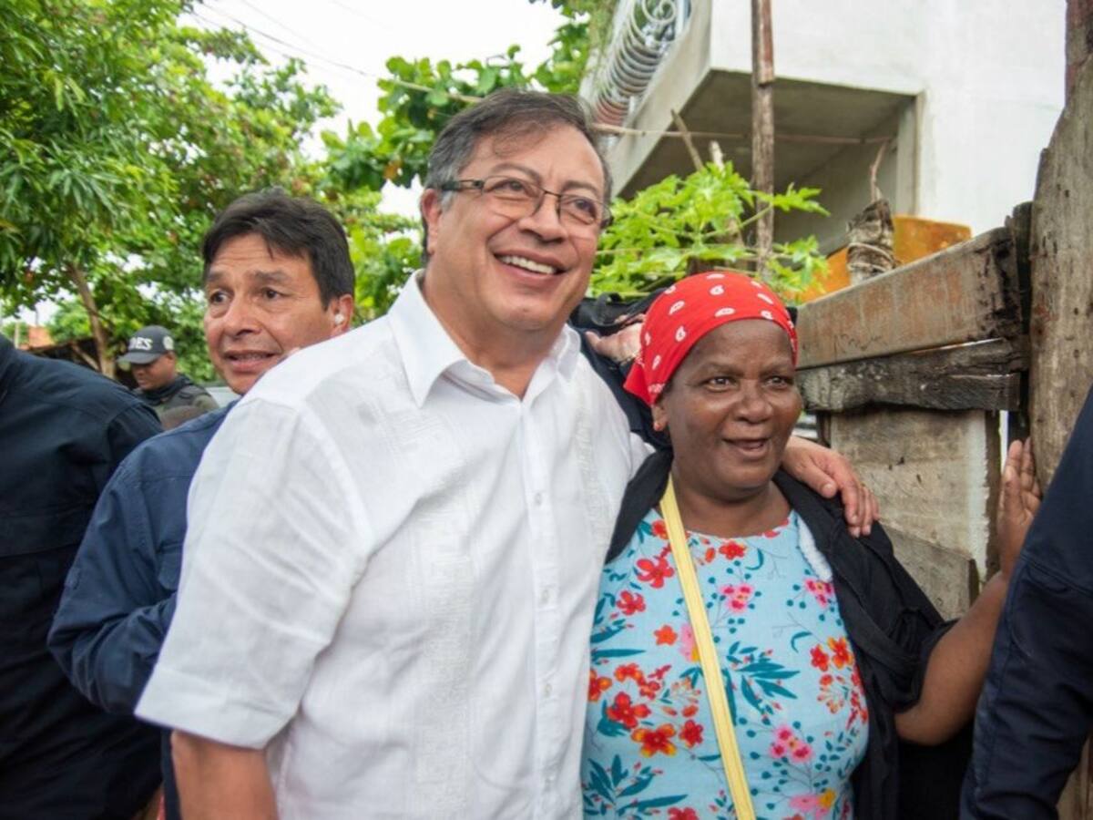 Petro propone ejecutar mejoramientos de viviendas con asociaciones de albañiles
