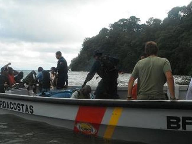 Accidente de lancha en el Pacífico deja dos personas heridas y dos sin vida