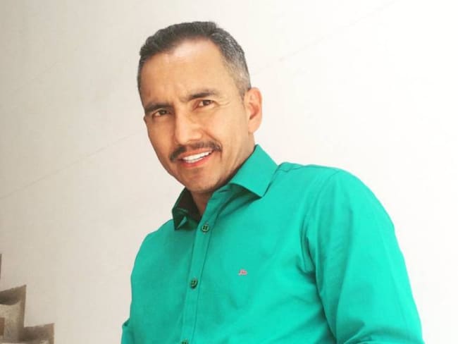 Cantando sus éxitos, despidieron a Jorge Luis Hortúa