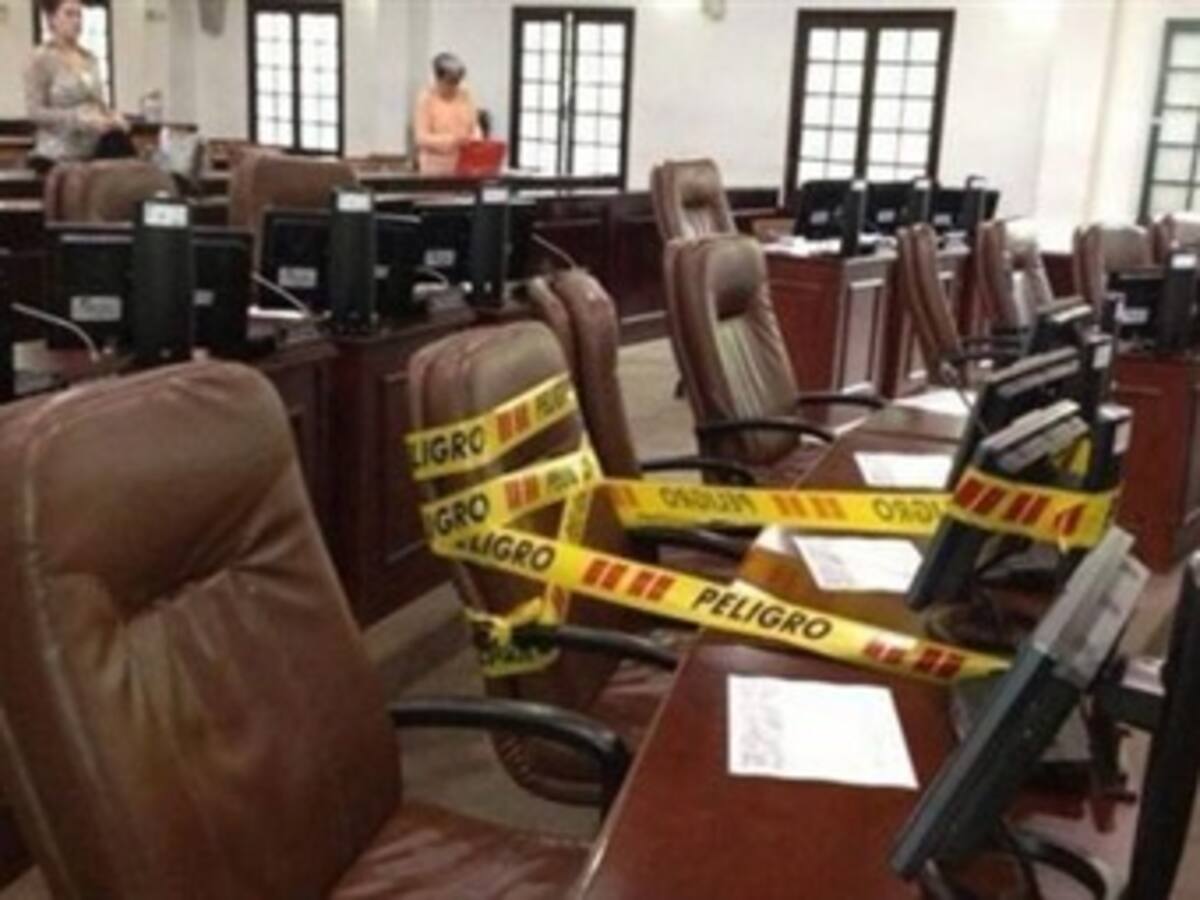 Proyecto de ley propone silla vacía para políticos corruptos en el país