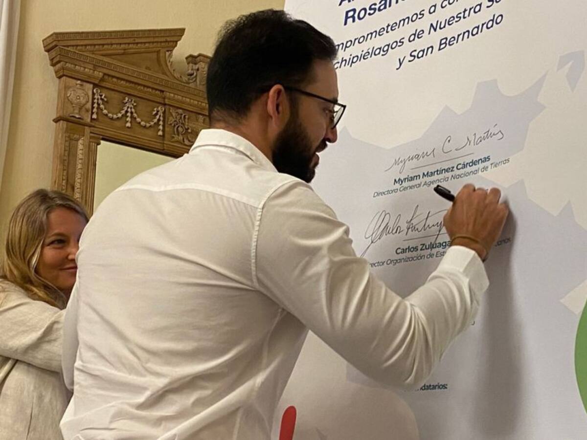 Firman pacto por la conservación de Islas del Rosario y San Bernardo