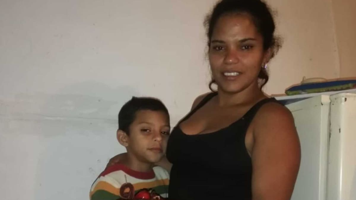 Mujer venezolana denuncia que la Policía en Pereira le quitó su hijo