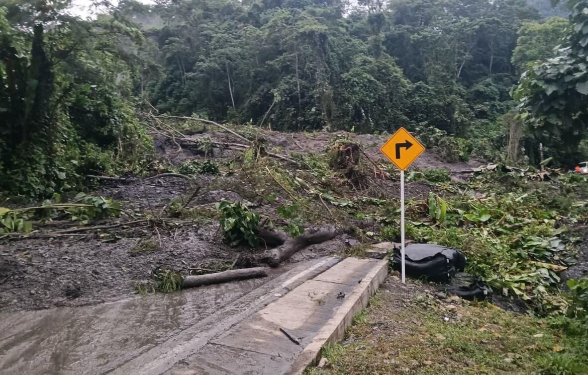 Las fuertes lluvias en Santa María, Boyacá, derivaron en un derrumbe en la vía principal a San Luis de Gaceno, sector Marrano Loco / Foto: Concesión Transversal del Sisga.