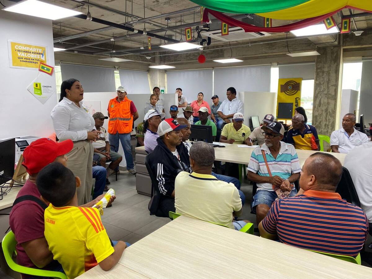 GEMP realiza sensibilización a comerciantes de frutas sobre ventas en el espacio público