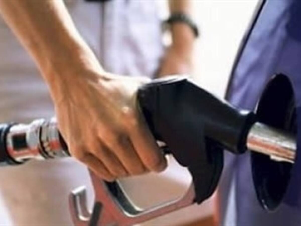 Distribuidores de combustibles aseguran que reducción de precios los tiene en problemas