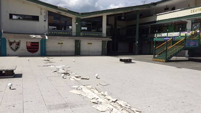 El Cuerpo de Bomberos Voluntarios de Popayán sugirió cerrar la plazoleta y los locales comerciales subterráneos del Centro Comercial Anarkos. Foto: Alcaldía de Popayán