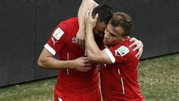 Xherdan Shaqiri anota el 3-0 para Suiza frente a Honduras