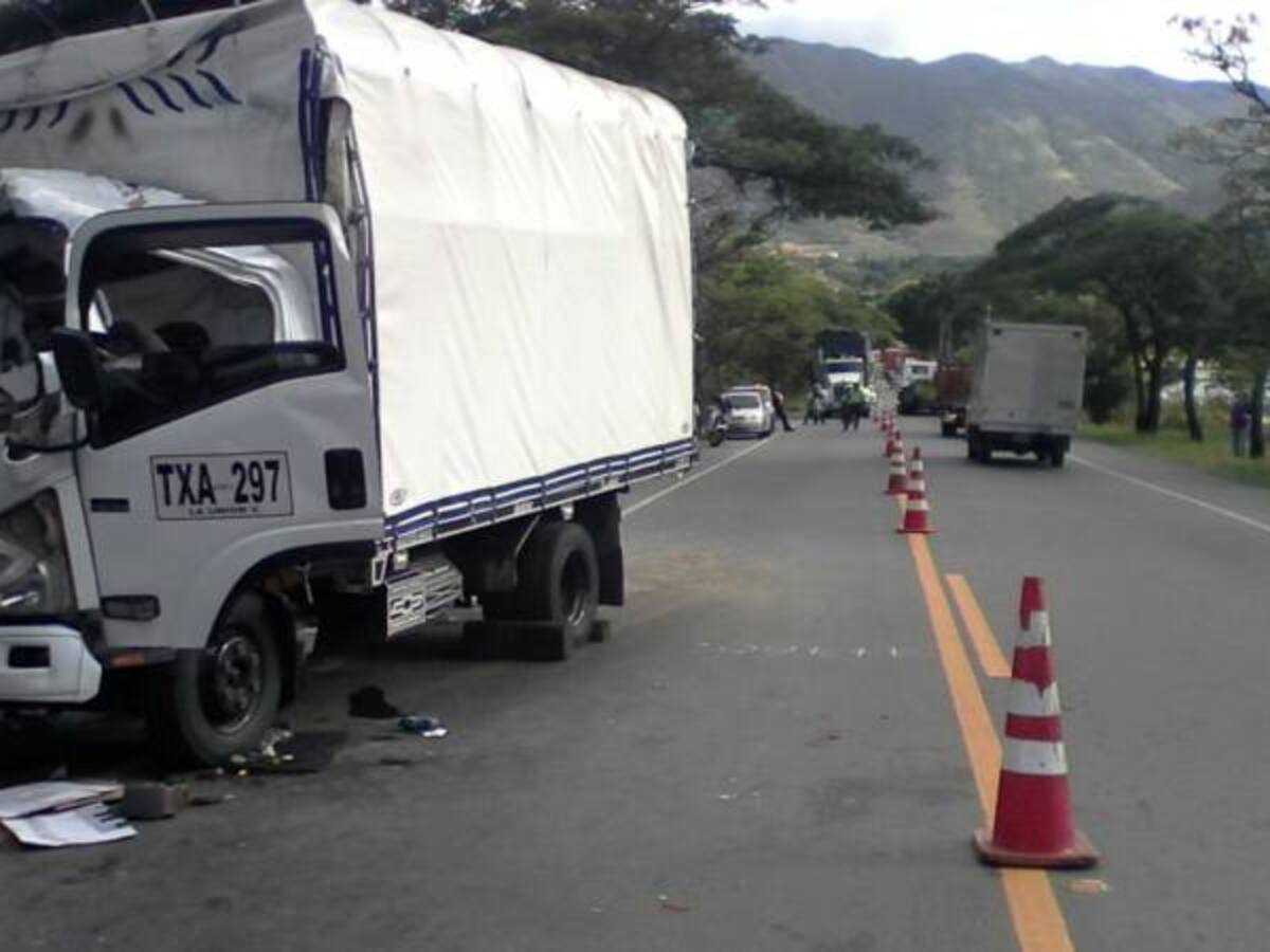 Dos muertos deja accidente en la vía Panorama