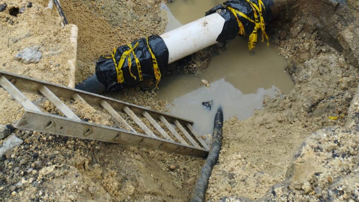 Acuacar inició restablecimiento de agua potable tras reparar daño frente a Ceballos