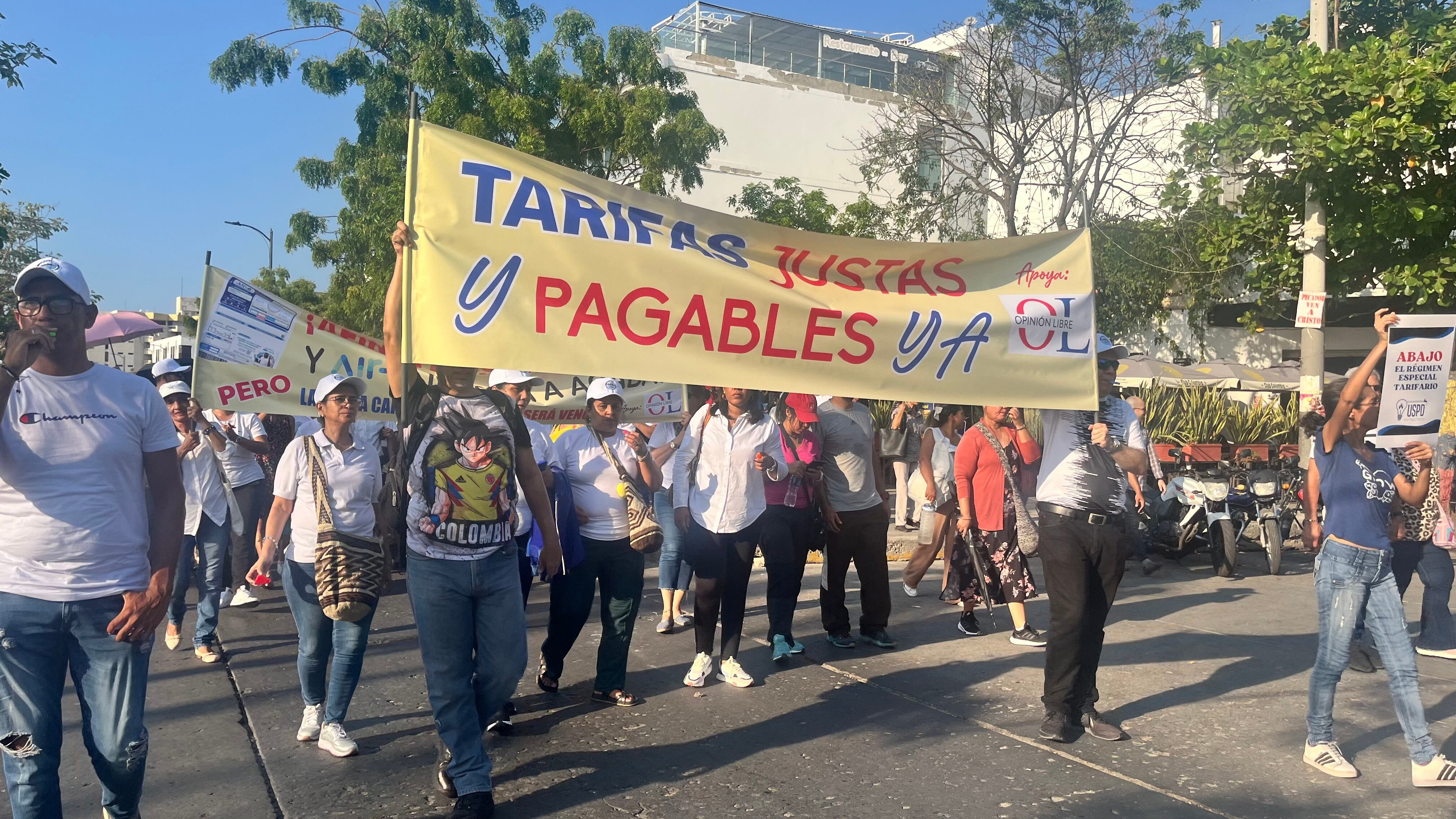 Marcha #TarifaJustaYa en Santa Marta . Caracol Radio