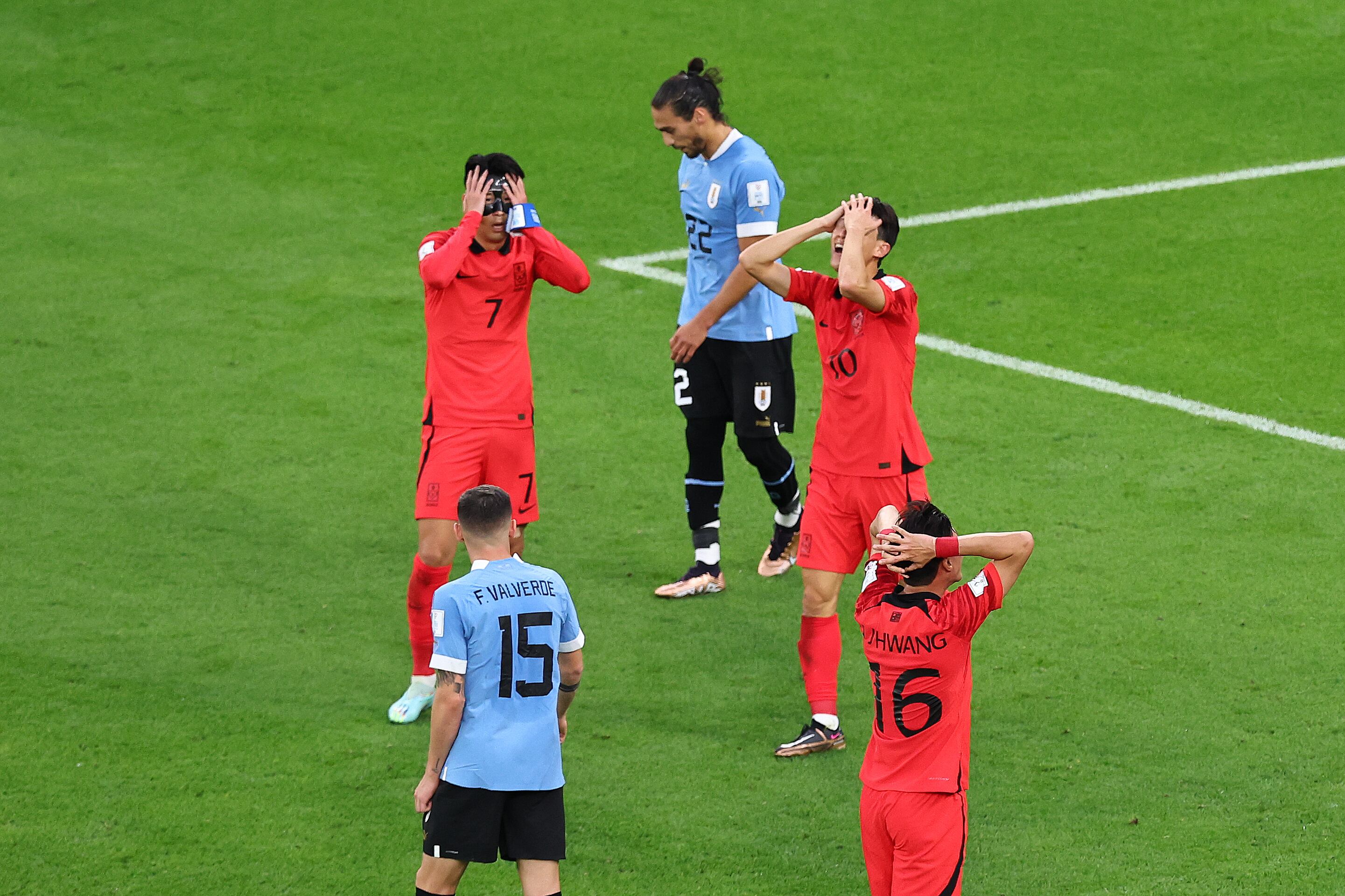 Duelo entre Uruguay y Corea del Sur en Qatar 2022. (Photo by Robbie Jay Barratt - AMA/Getty Images)