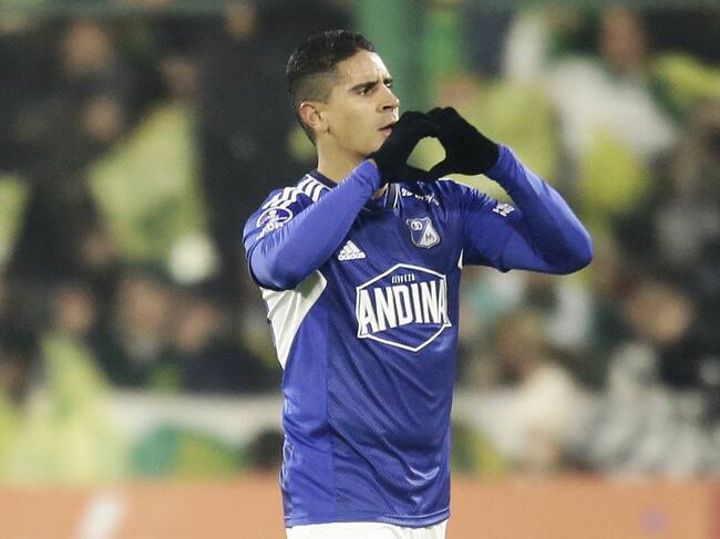 Daniel Cataño, volante de Millonarios. (Photo by EMILIANO LASALVIA/AFP via Getty Images)