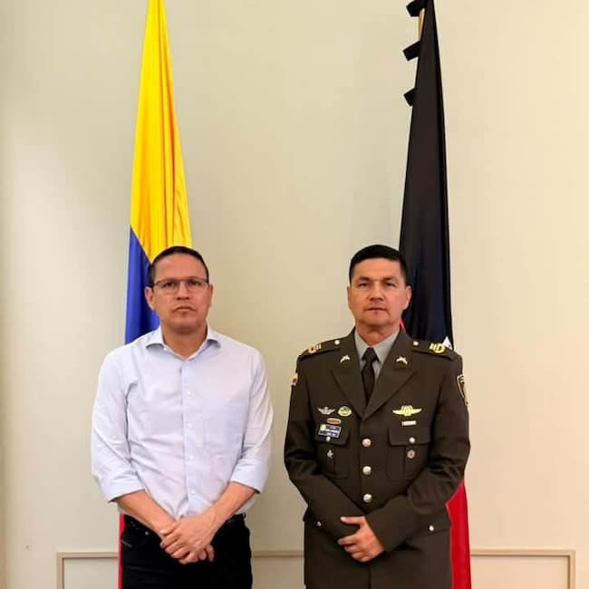 Saludo protocolario nuevo Comandante Policía Metropolitana Cr Pedro Saavedra / Foto Alcaldía